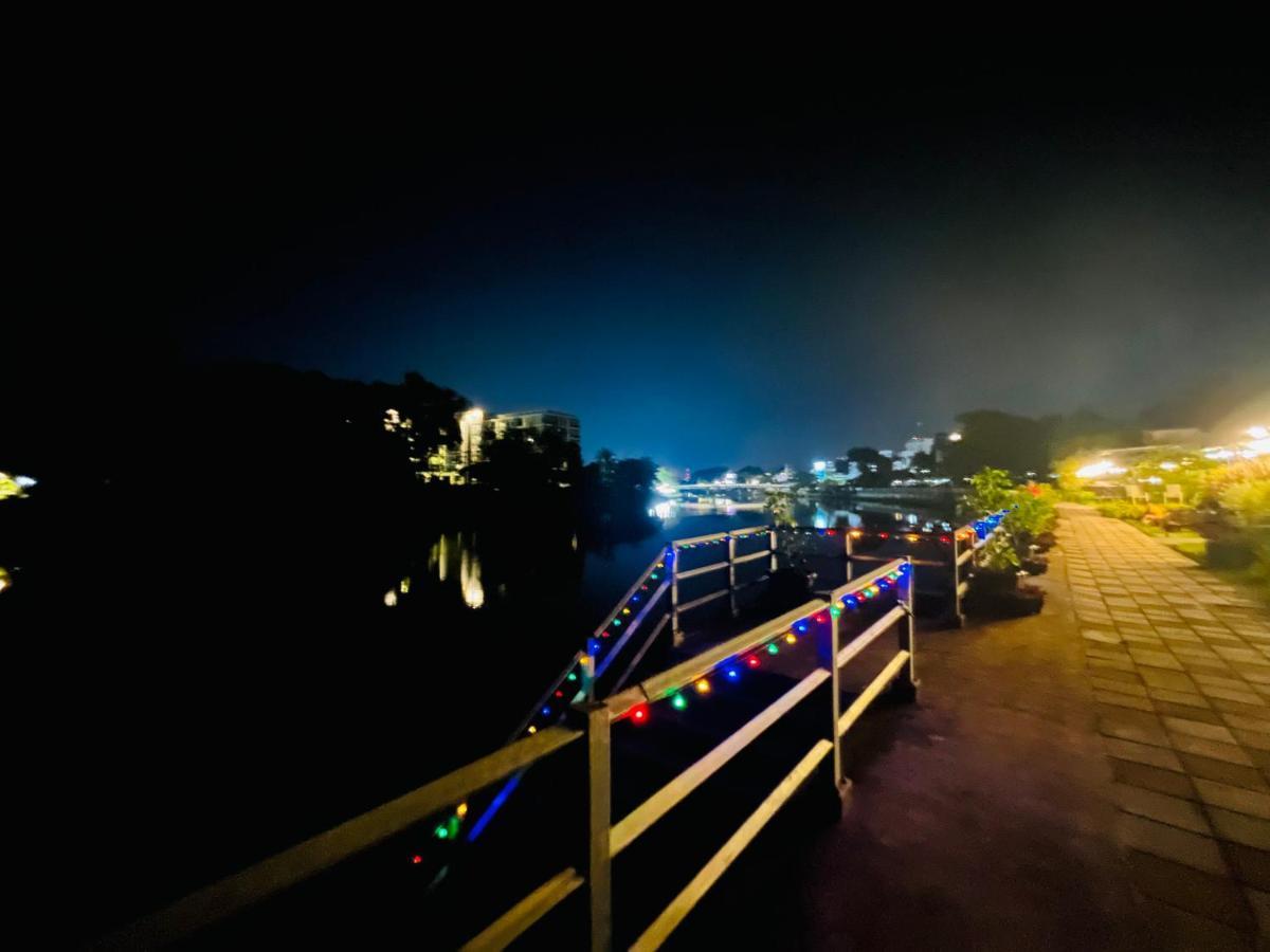 צ'נטאבורי Usabai Riverside Boutique Hotel מראה חיצוני תמונה