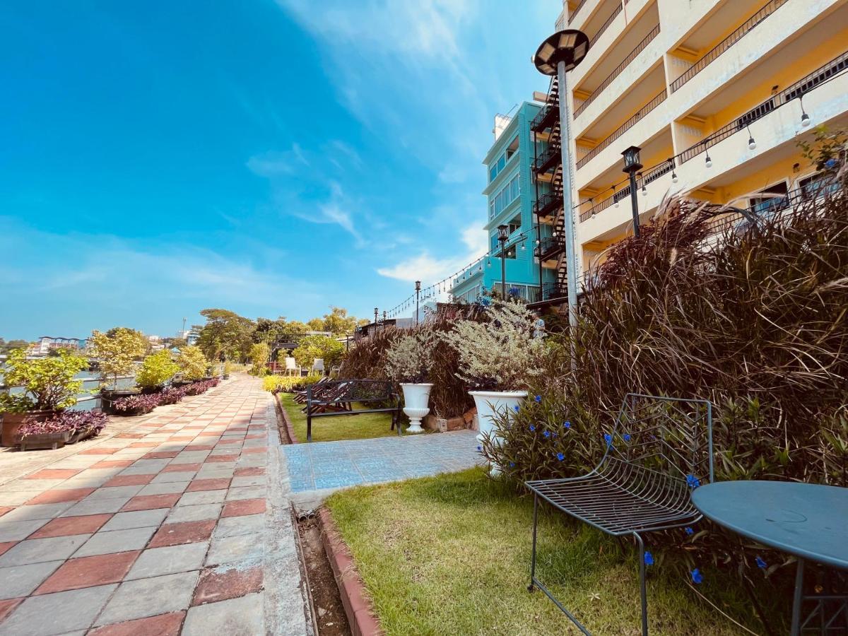 צ'נטאבורי Usabai Riverside Boutique Hotel מראה חיצוני תמונה